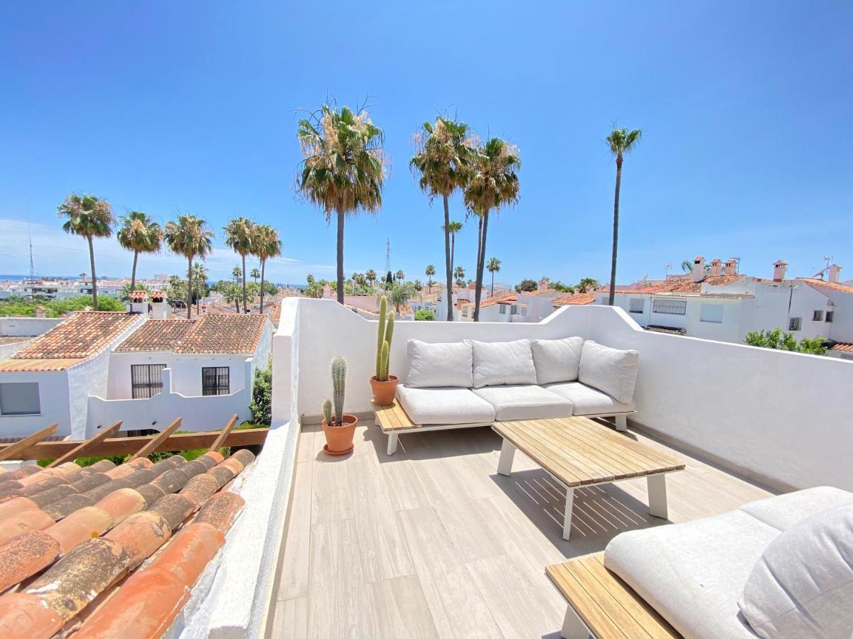 エステポナ Townhouse W/Sea View & Gardenヴィラ エクステリア 写真