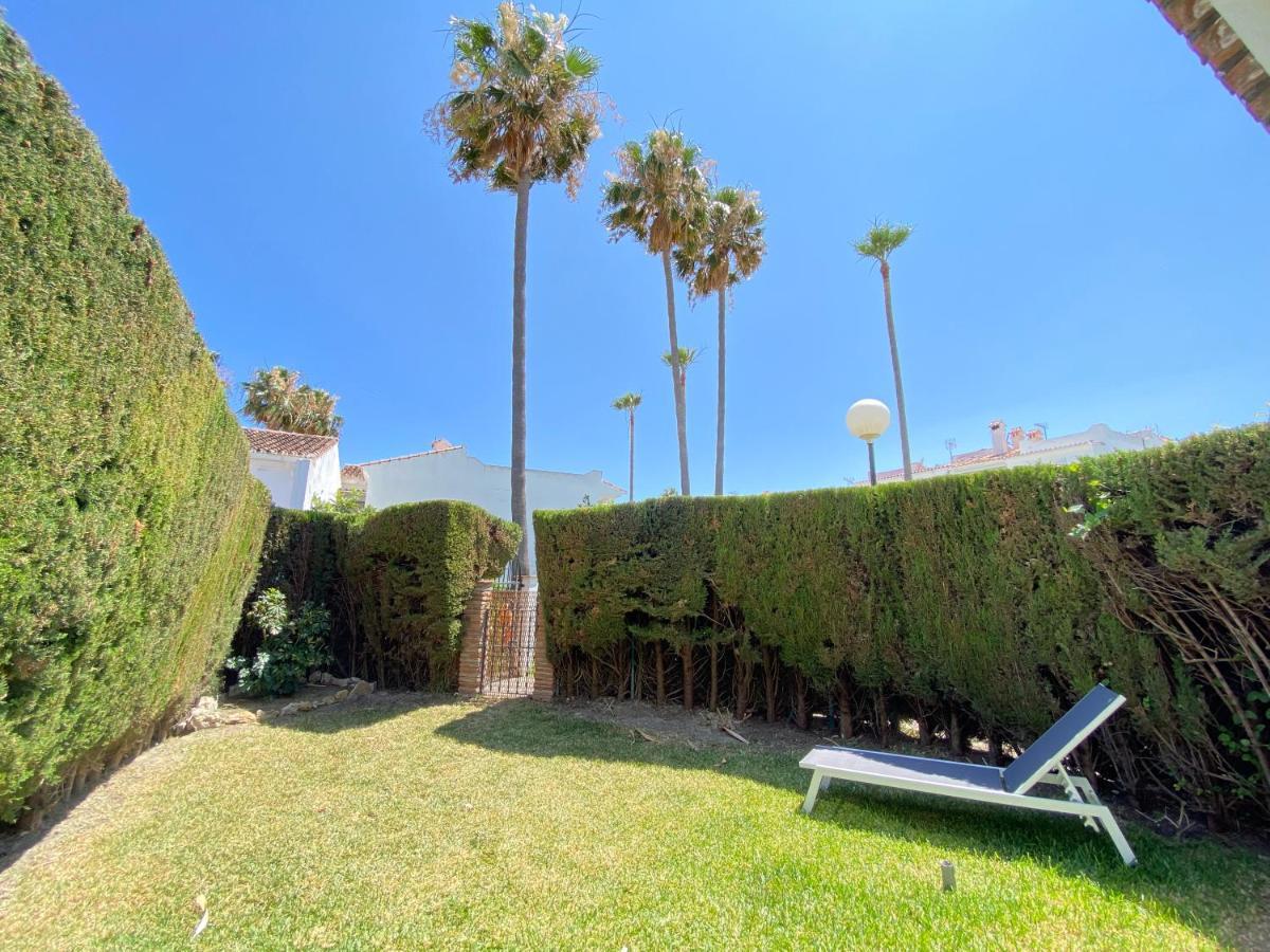 エステポナ Townhouse W/Sea View & Gardenヴィラ エクステリア 写真